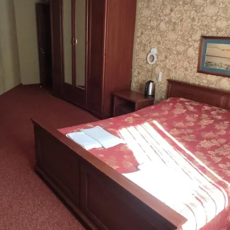 Отель Premyer *