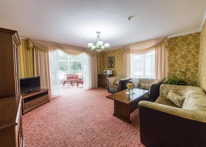 Premyer Hotell