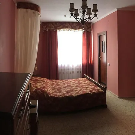 Premyer Hotel *